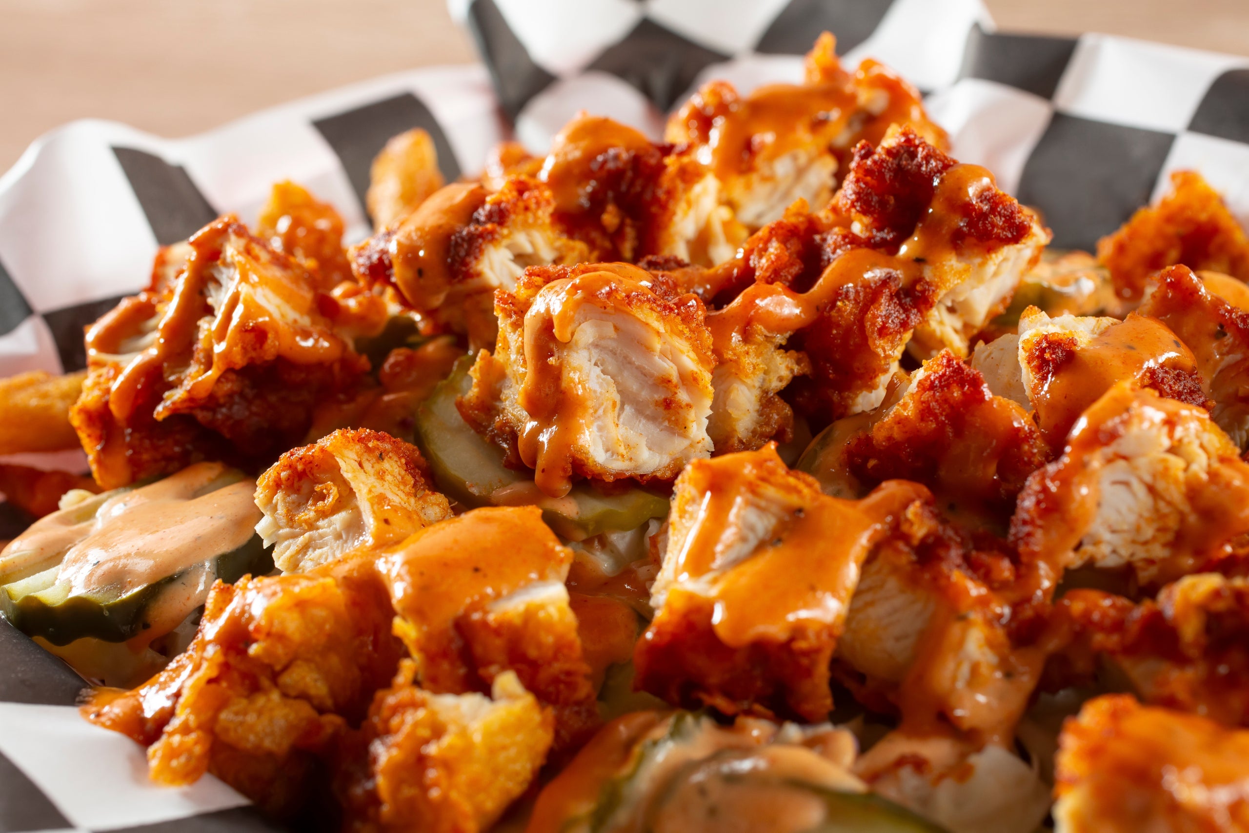 crispy-chicken-loaded-nachos-bishos